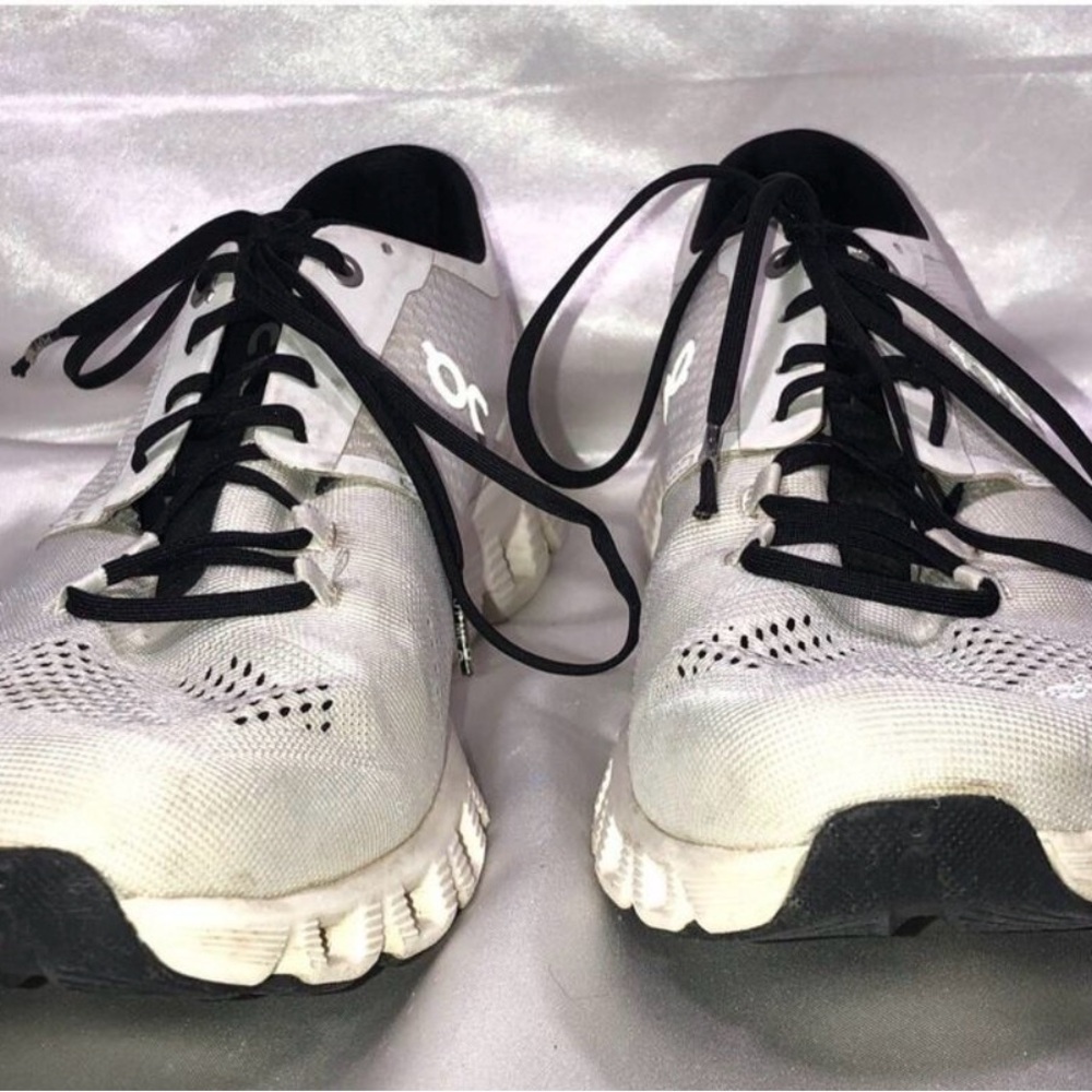 On Cloud Helion Shoes Running White Womens Size 11